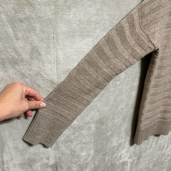 Revolve Leo & Sage Sweater Womens Extra Small Tan Cashmere Striped Soft Comfy - Picture 4 of 11